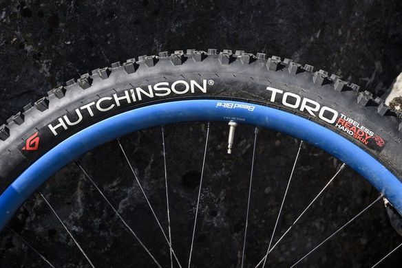 Покришка Hutchinson Toro 29х2.35 Tubeless Ready складана Hardskin 2х66 Black PV527302