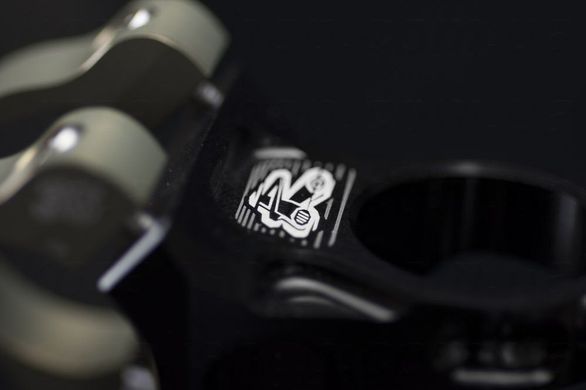 Винос керма Renthal Apex 35 Stem, Rise 50 мм x 6deg — STM119-BKAG Винос керма Renthal Apex 35 Stem, Rise 50 мм x 6deg STM119-BKAG