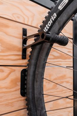 Крюк для хранения велосипеда Lezyne WНEEL НOOK-BLACK cnc alloy 4710582 548741 фото