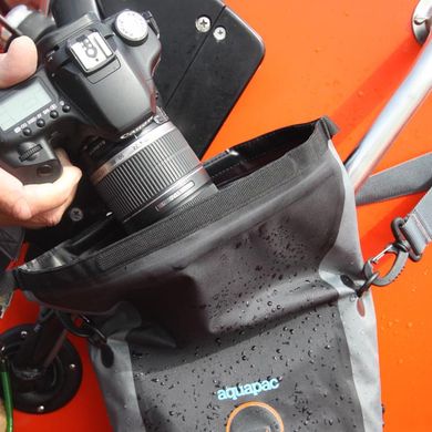 Водонепроницаемая сумка Aquapac 022 - Stormproof SLR Camera Pouch AQ 022 фото